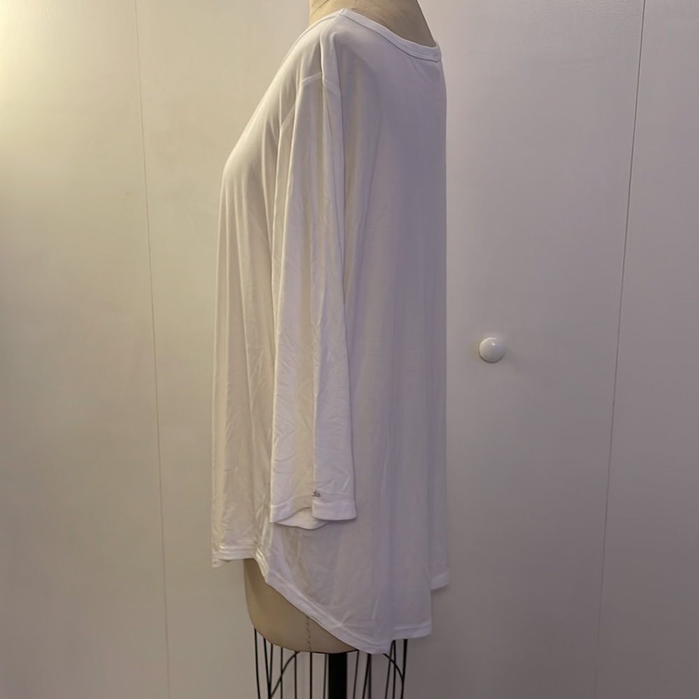 Zuda 3/4 sleeve scoop neck ruched side white t-shirt - Picture 4 of 8